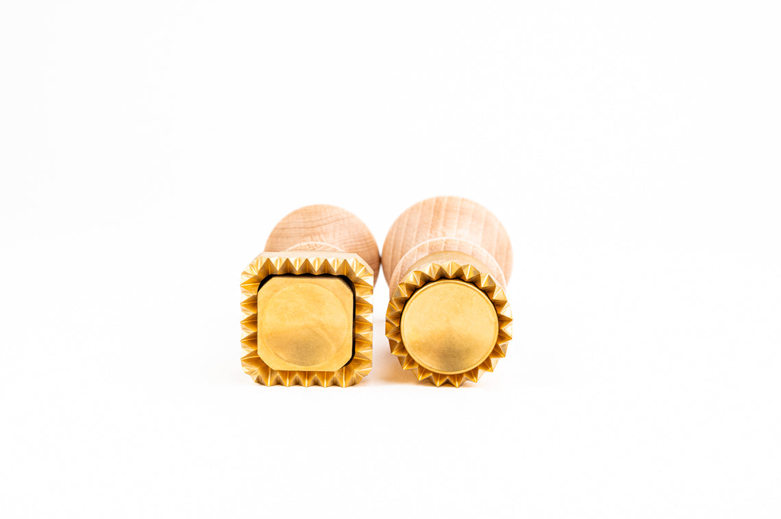 【パスタ製造ツール】LaGondola Festooned Ravioli Molds Round 34 + 35x35