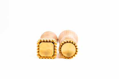 【パスタ製造ツール】LaGondola Festooned Ravioli Molds Round 34 + 35x35
