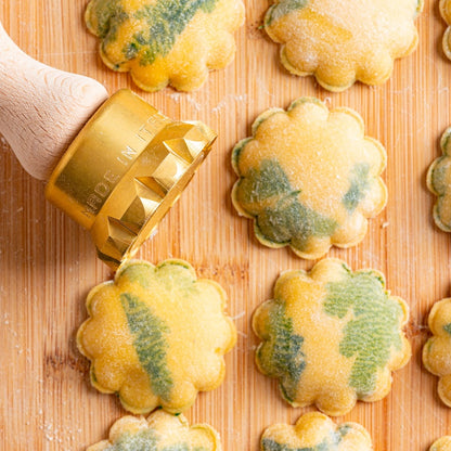 【パスタ製造ツール】LaGondola Flower Ravioli Stamp