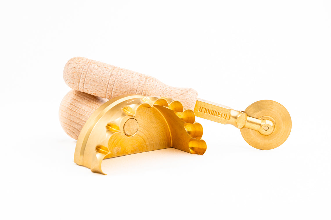 【パスタ製造ツール】LaGondola Half-Moon Ravioli Stamp + Smooth Cutting Wheel