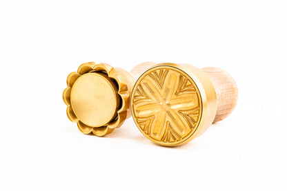 【パスタ製造ツール】LaGondola Ravioli Flower Stamp + Corzetti Stamp Bundle