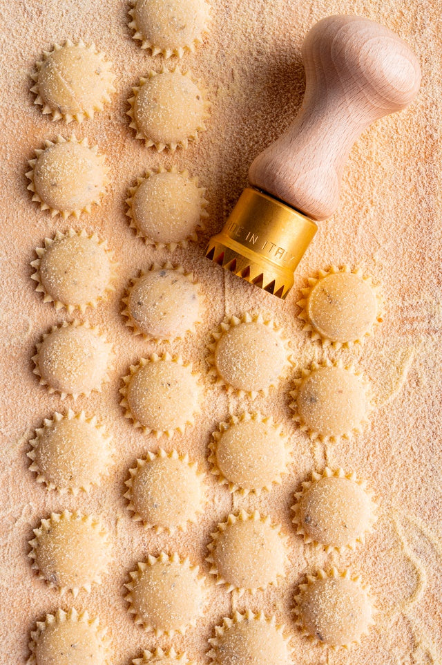 【パスタ製造ツール】LaGondola Ravioli Stamp Fluted Round 34
