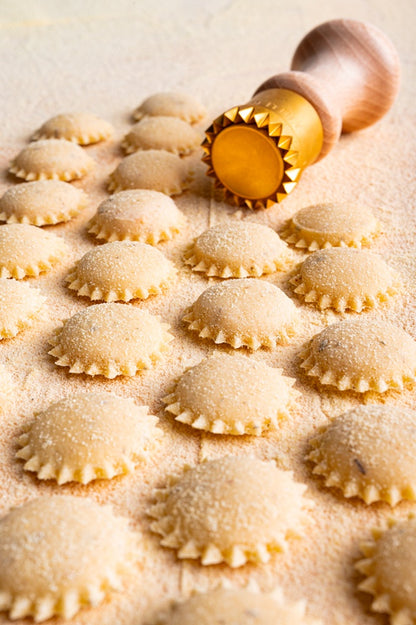 【パスタ製造ツール】LaGondola Ravioli Stamp Fluted Round 34